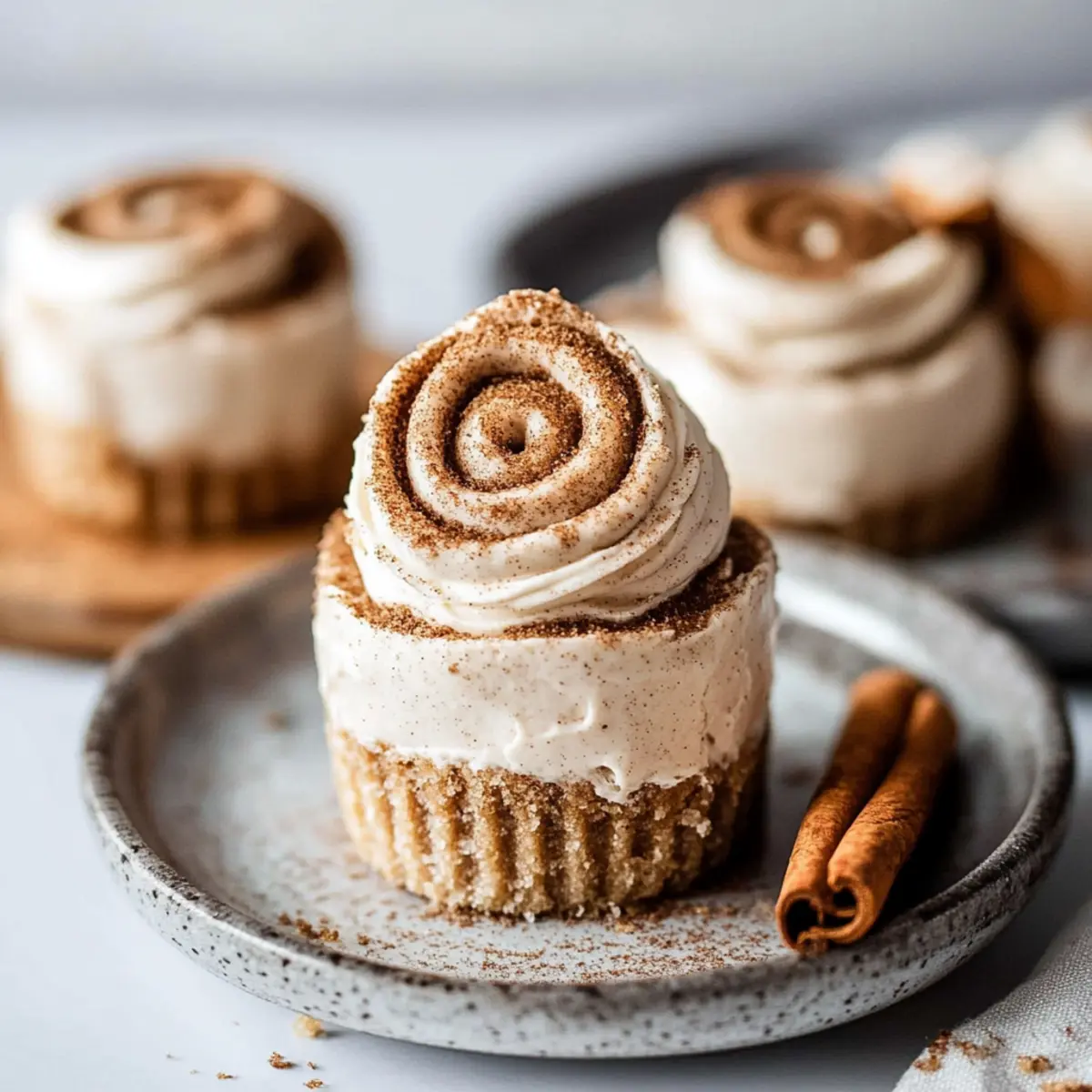 Indulge in No Bake Cinnamon Roll Cheesecakes: Easy Recipe! 19 No Bake Cinnamon Roll Cheesecakes